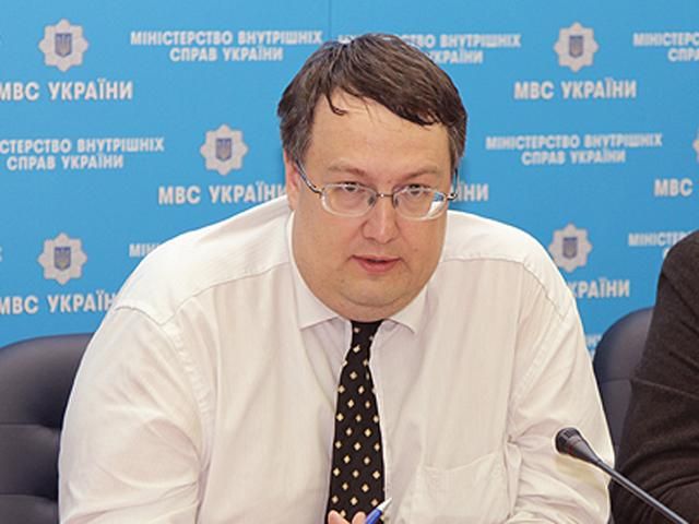 МВС пропонує зняти мита на ввезення військової амуніції в Україну МВС пропонує зняти мита на ввезення військової амуніції в Україну