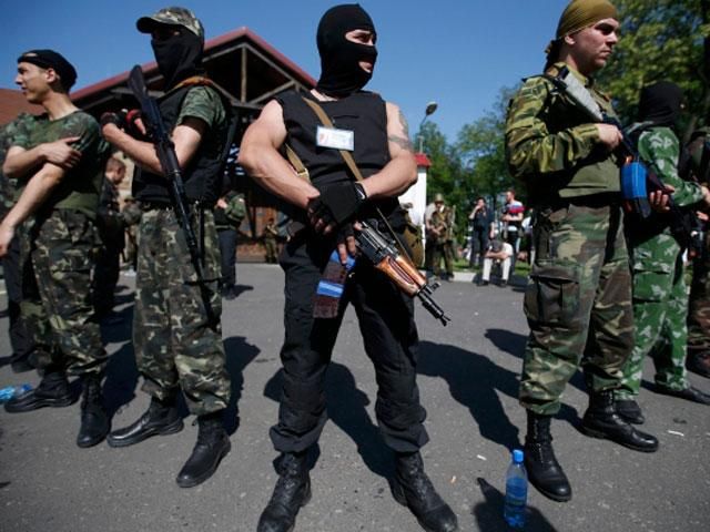 Терористи досі блокують будівлю держказначейства в Донецьку, — Мінфін