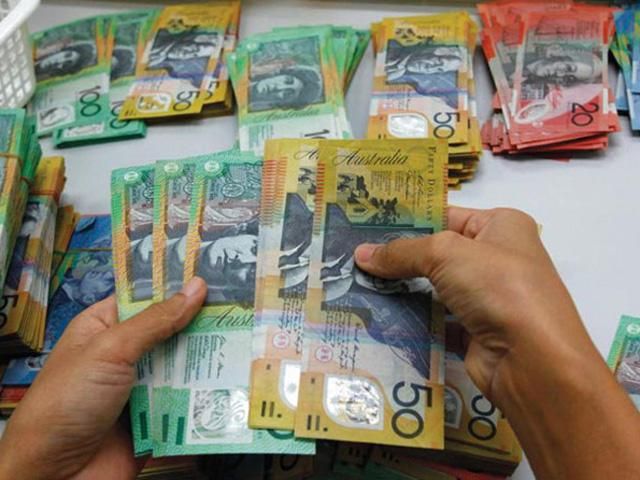 Австралийский доллар упал в цене Австралийский доллар упал в цене