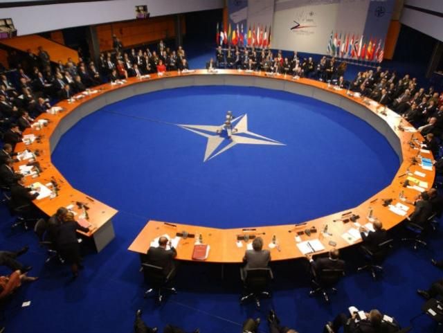 Украина и НАТО определятся с оборонительным сотрудничеством 25 июня Украина и НАТО определятся с оборонительным сотрудничеством 25 июня