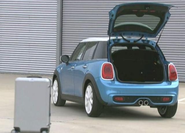 Mini представила перший в історії п'ятидверний хетчбек Cooper Mini представила перший в історії п'ятидверний хетчбек Cooper