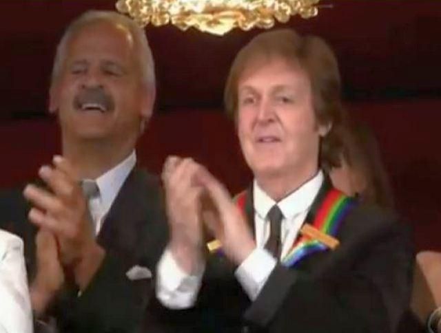 72 года назад родился легендарный британский рок-музыкант Пол МакКартни 72 года назад родился легендарный британский рок-музыкант Пол МакКартни