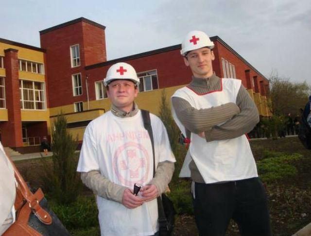 У Шахтарську на Донеччині поховали вбитого сепаратистами медика-волонтера, — ЗМІ У Шахтарську на Донеччині поховали вбитого сепаратистами медика-волонтера, — ЗМІ