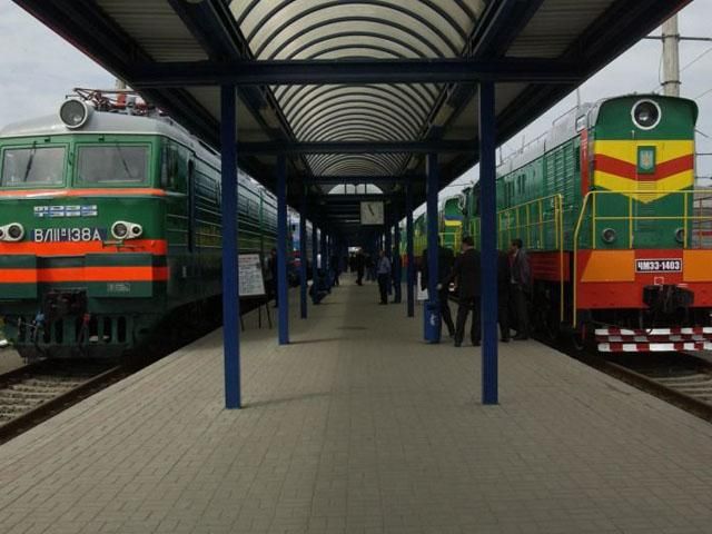 Укрзалізниця продовжила попередній продаж квитків до Криму