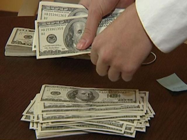 Пов'язані з Януковичем компанії вивели з України мільярди гривень Пов'язані з Януковичем компанії вивели з України мільярди гривень