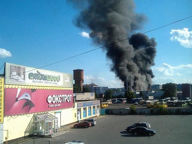 Пожежа у Львові: горіли склади Coca-Cola (Фото)