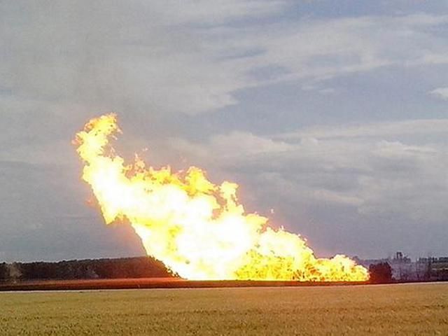 Российские журналисты были на месте взрыва газопровода в Полтавской области уже через 10 минут