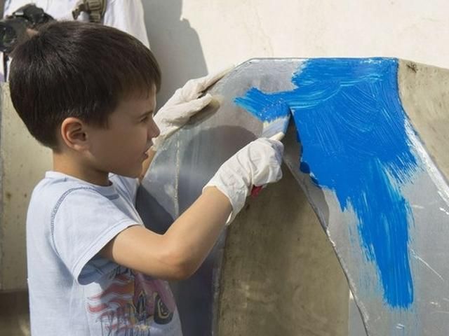 Стеллу на въезде в Николаев раскрасили в цвета национального флага Стеллу на въезде в Николаев раскрасили в цвета национального флага