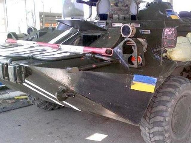 Пограничники используют захваченную у террористов бронетехнику (Фото) Пограничники используют захваченную у террористов бронетехнику (Фото)