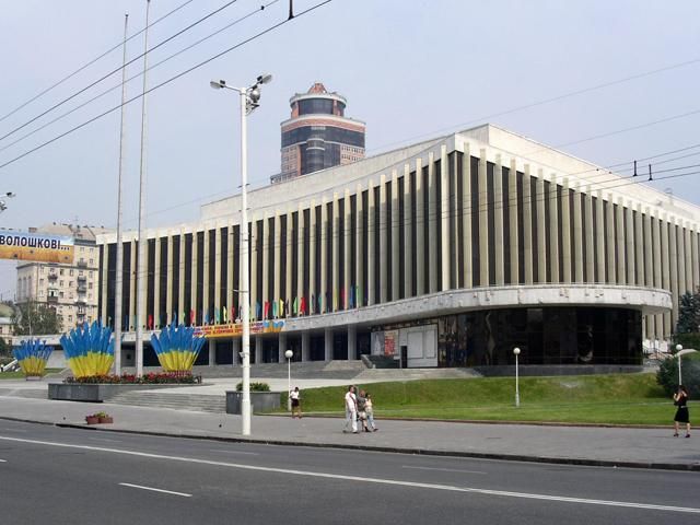 Отечественным артистам предоставят льготы для выступлений в Украине Отечественным артистам предоставят льготы для выступлений в Украине