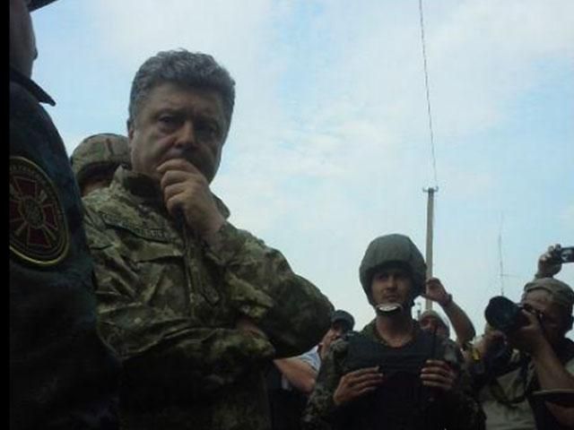 Армія припиняє вогонь, але ми дамо відсіч у випадку агресії, — Порошенко Армія припиняє вогонь, але ми дамо відсіч у випадку агресії, — Порошенко