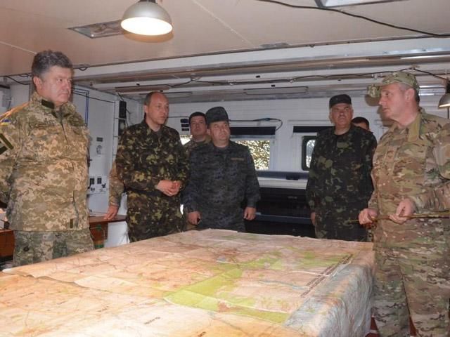 Порошенко впервые в качестве президента побывал на Донбассе Порошенко впервые в качестве президента побывал на Донбассе