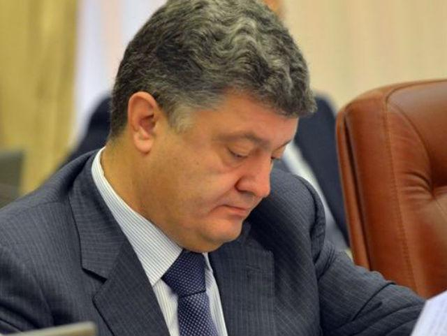 Порошенко підписав указ про реалізацію мирного плану, який підтримали в РНБО