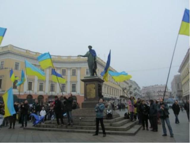 Одеситів просять не ходити на мітинги через загрозу терактів Одеситів просять не ходити на мітинги через загрозу терактів