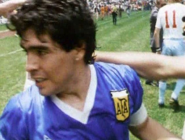 28 років тому Марадона забив гол "рукою Бога" 28 років тому Марадона забив гол "рукою Бога"