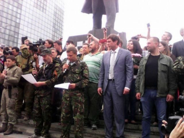 У присутності Царьова бойовики склали присягу терористичній "ДНР" (Фото)