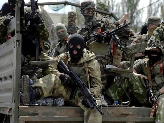 Боевики напали на шахту "Комсомолец Донбасса" и похитили почти весь автопарк предприятия Боевики напали на шахту "Комсомолец Донбасса" и похитили почти весь автопарк предприятия