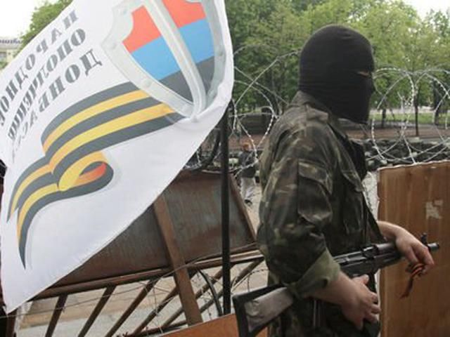 Жители поселка в Донецкой области прогнали террористов и демонтировали блокпост