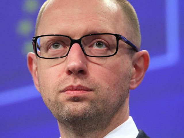 Яценюк доручив розслідувати проведення закупівель для потреб армії Яценюк доручив розслідувати проведення закупівель для потреб армії