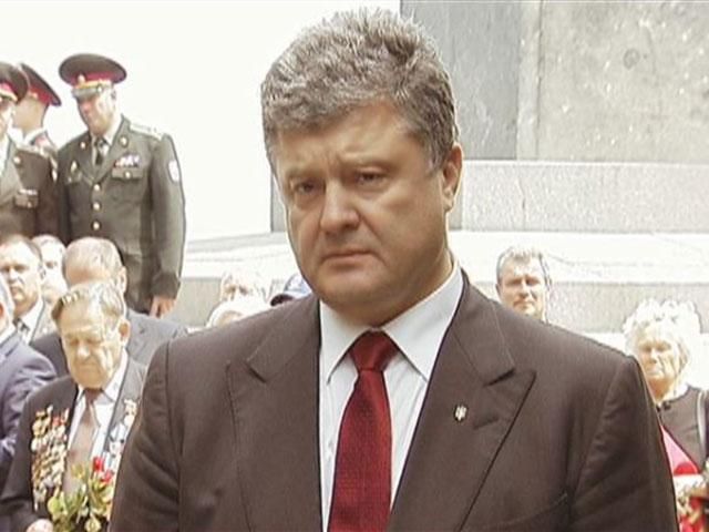 Петр Порошенко попросил помощи у майдановцев (Видео) Петр Порошенко попросил помощи у майдановцев (Видео)