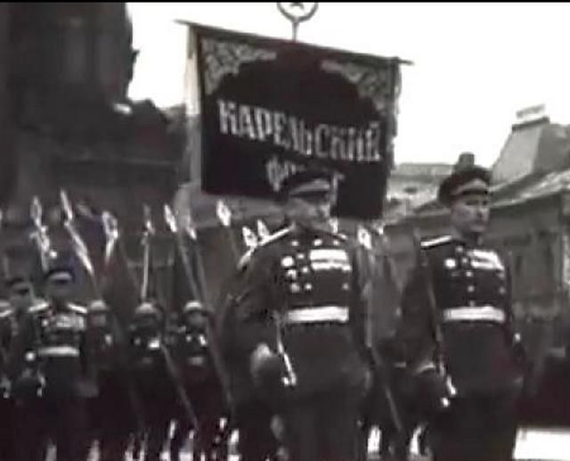 Цього дня на Красній Площі вперше в історії відбувся грандіозний парад перемоги Цього дня на Красній Площі вперше в історії відбувся грандіозний парад перемоги