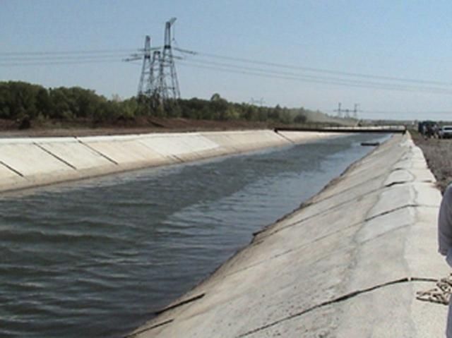На Донеччині відновлюють водопостачання На Донеччині відновлюють водопостачання