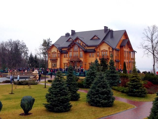 Межигір'я можуть закрити для туристів Межигір'я можуть закрити для туристів