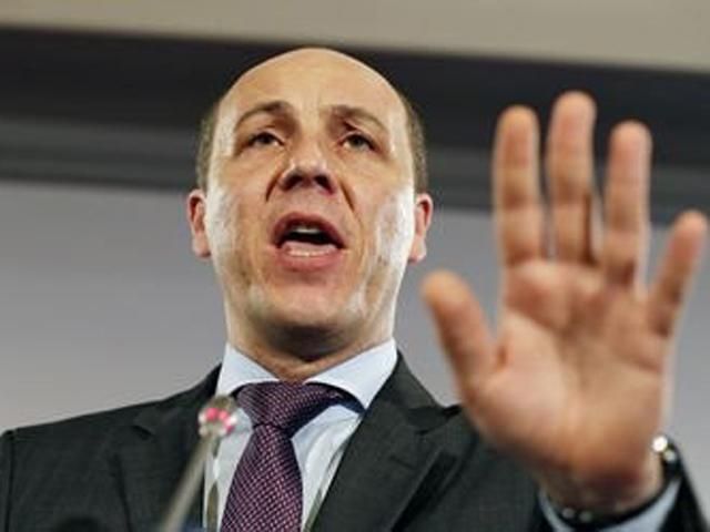 Російська військова техніка вже не зможе перетнути кордон, — РНБО Російська військова техніка вже не зможе перетнути кордон, — РНБО