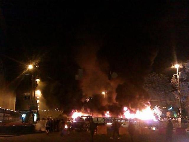  Ночью горели баррикады на Майдане (Фото, Видео)