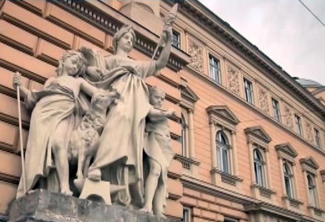 Легенди Львова: архітектура, що чекає гостей звідусіль Легенди Львова: архітектура, що чекає гостей звідусіль