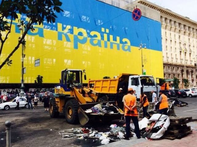 Барикади після пожежі (Фото) Барикади після пожежі (Фото)