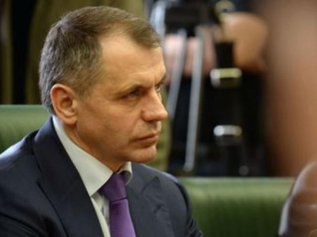 У Криму хочуть прибрати дорожні знаки англійською і зменшити кількість українських У Криму хочуть прибрати дорожні знаки англійською і зменшити кількість українських