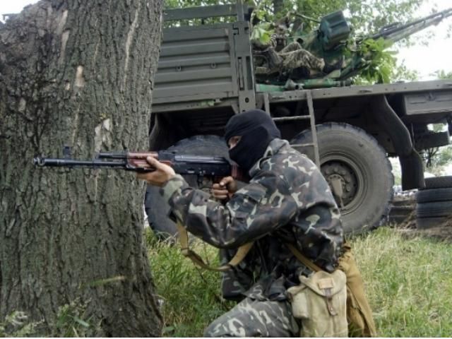 Під Антрацитом терористи обстріляли блок-пост сил АТО, — Тимчук Під Антрацитом терористи обстріляли блок-пост сил АТО, — Тимчук