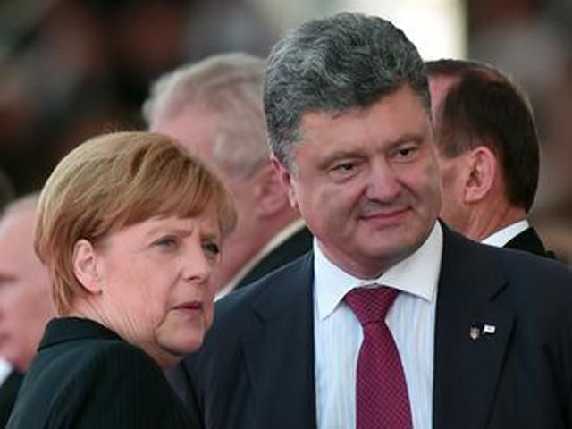 Порошенко обсудил "мирный план" в телефонном разговоре с Байденом и Меркель