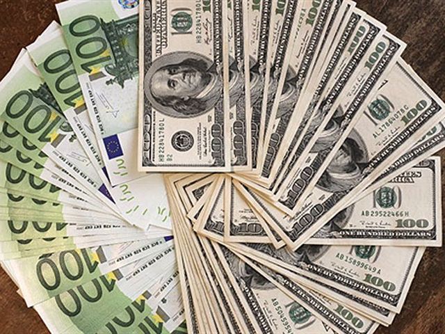 Долар подешевшав, євро зріс — курси валют на 25 червня