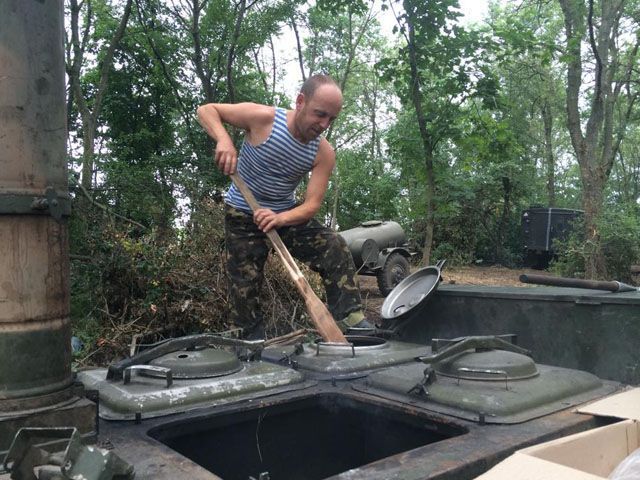 Быт украинских военных в зоне АТО (Фото) Быт украинских военных в зоне АТО (Фото)