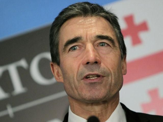 НАТО не може співпрацювати з Росією, — Расмуссен