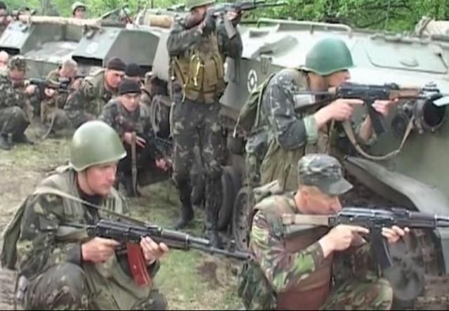 Порошенко закрепил право военнослужащих на льготы Порошенко закрепил право военнослужащих на льготы