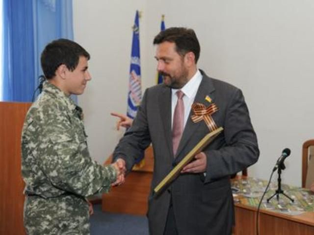 В Сумах протестовали против финансирования пророссийских лагерей (Фото. Видео) В Сумах протестовали против финансирования пророссийских лагерей (Фото. Видео)