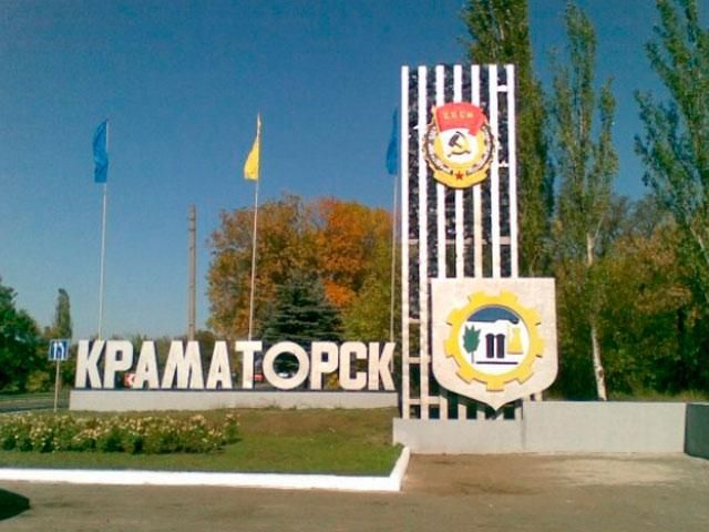 Терористи продовжують обстрілювати аеродром у Краматорську, — РНБО Терористи продовжують обстрілювати аеродром у Краматорську, — РНБО