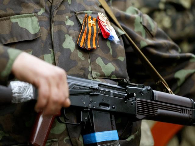 Терористи обстріляли з мінометів в/ч в Донецьку. Бій триває