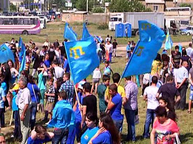 У Сімферополі кримські татари відсвяткували День прапора 