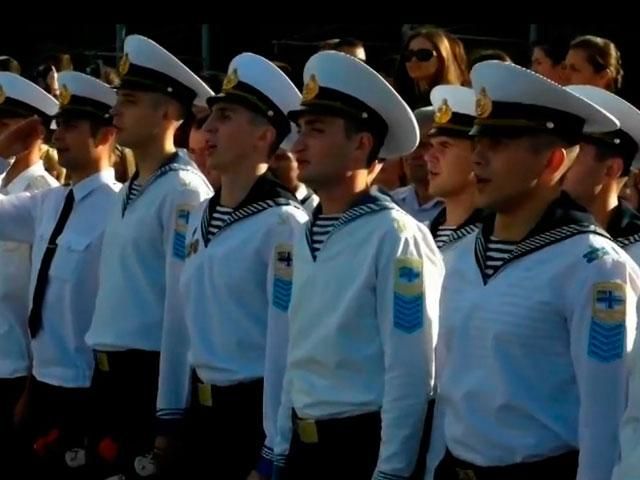 Курсанти, які заспівали гімн в окупованому Севастополі, стали офіцерами (Відео)