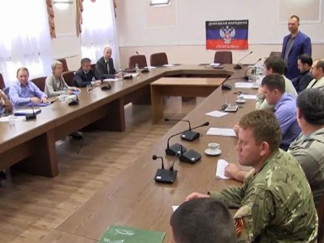 У Донецьку — консультації між Україною, РФ, ОБСЄ і терористами
