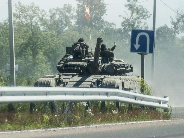 Стало известно о передвижении танков террористов вблизи Семеновки, — СНБО