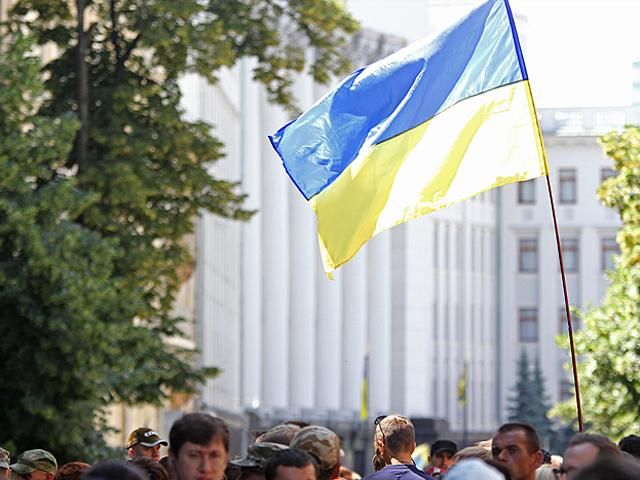 Активисты требовали от Порошенко ввести военное положение (Фото)