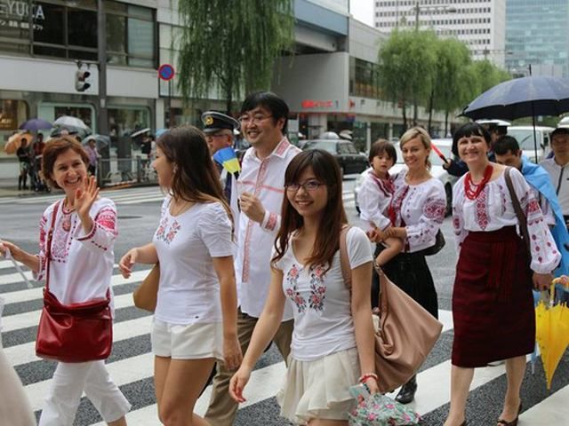 В Японії відбувся марш у вишиванках на підтримку єдності України (Фото)