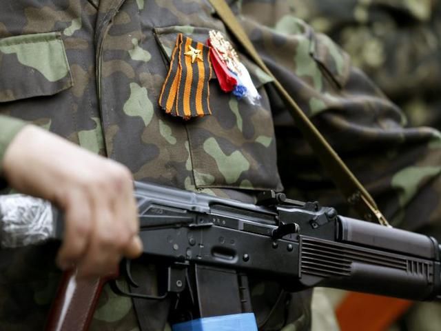 Вооруженные боевики пытаются захватить воинскую часть в Донецке, — СМИ