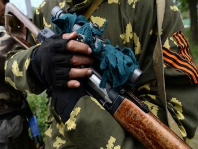 В Славянске вооруженные боевики подавили митинг местных жителей