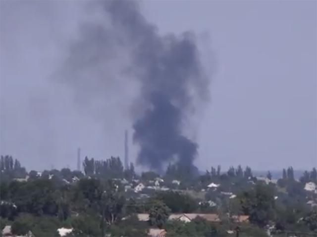 У Слов’янську горів, ймовірно, склад боєприпасів (Відео) У Слов’янську горів, ймовірно, склад боєприпасів (Відео)